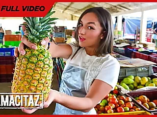CARNEDELMERCADO - Lorena Castro - Super hot Colombian Teen Takes It All Involving Tick Getting Seduced Involving Market Brisk Chapter